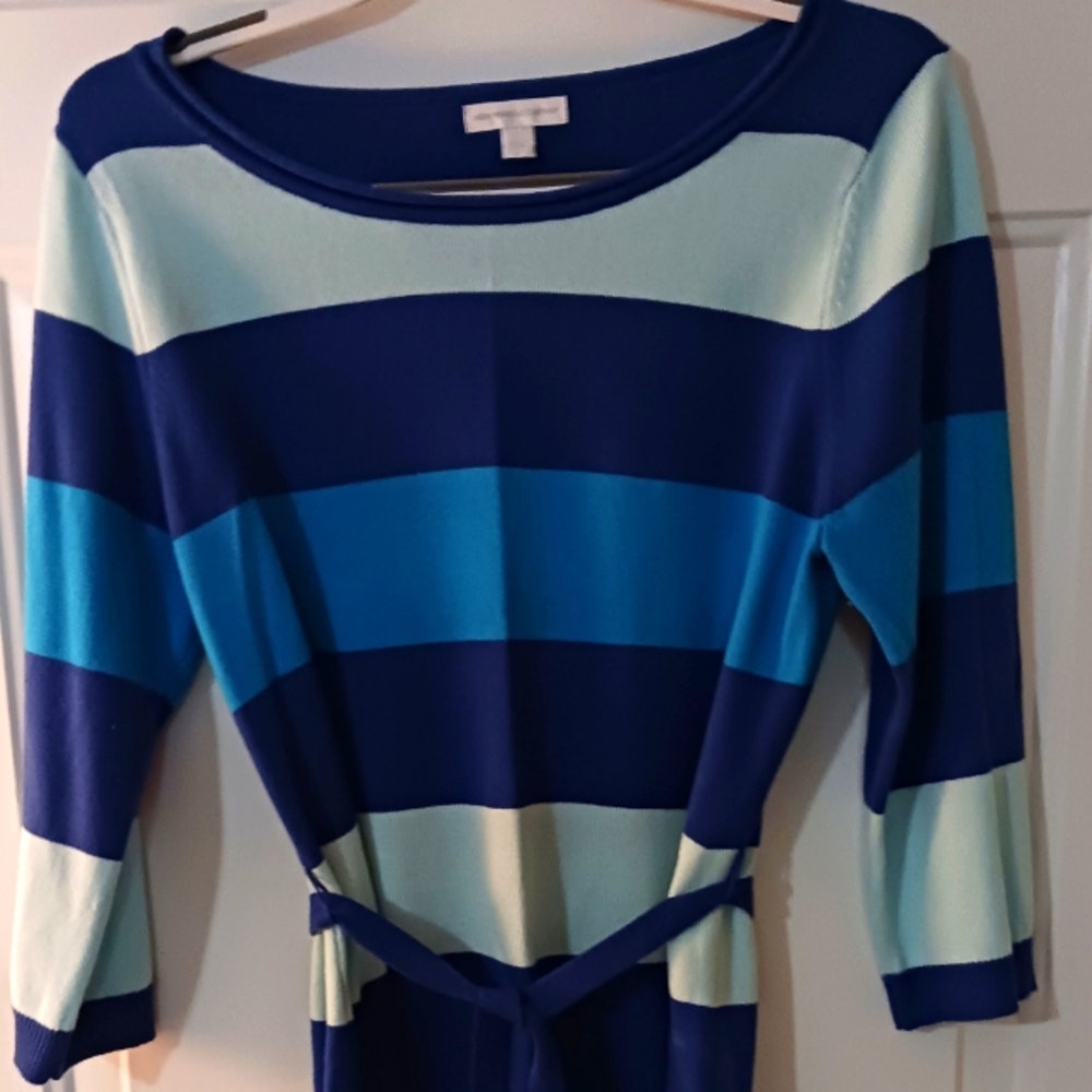 New York & Company Multi colored Sweater. Size L